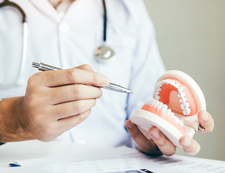 茗荷谷駅徒歩2分の歯医者｜佐藤歯科医院のインプラント治療